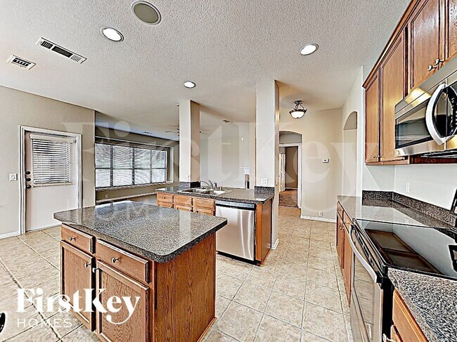 Foto del edificio - 816 Cutting Horse Dr