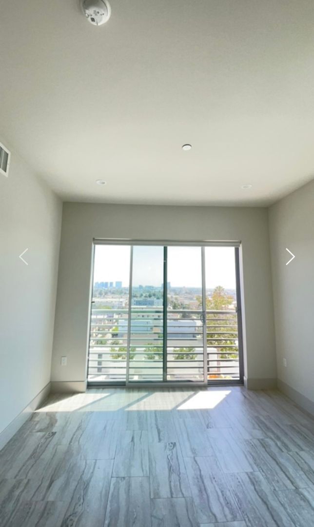 Interior Photo - La Vida Melrose