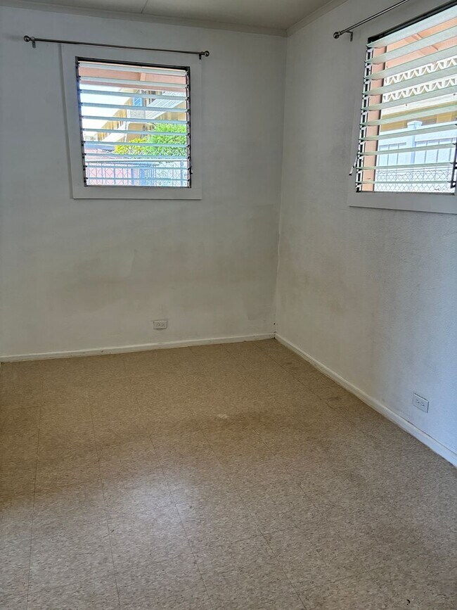 Building Photo - Makiki - 1 Bdrm/1 Bath/No Prkg - $1,200