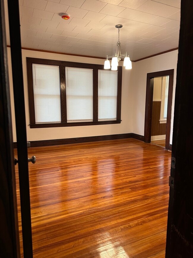 livingroom - 368 Seaview Ave