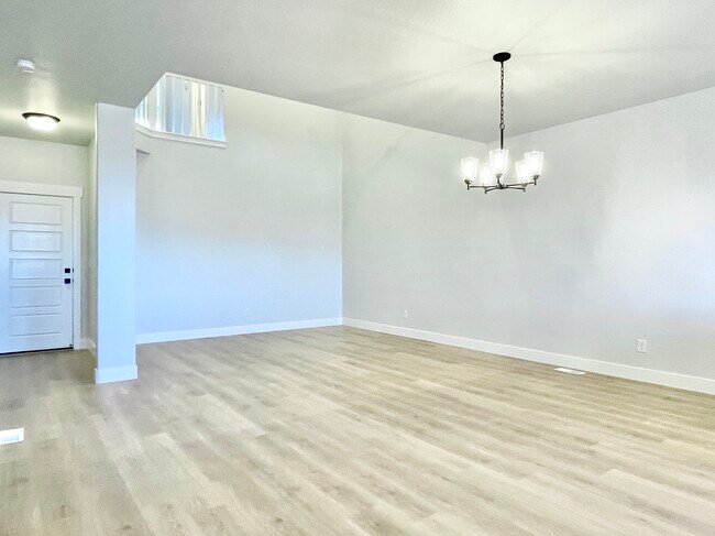 Building Photo - 13951 S Champlin Peak Dr