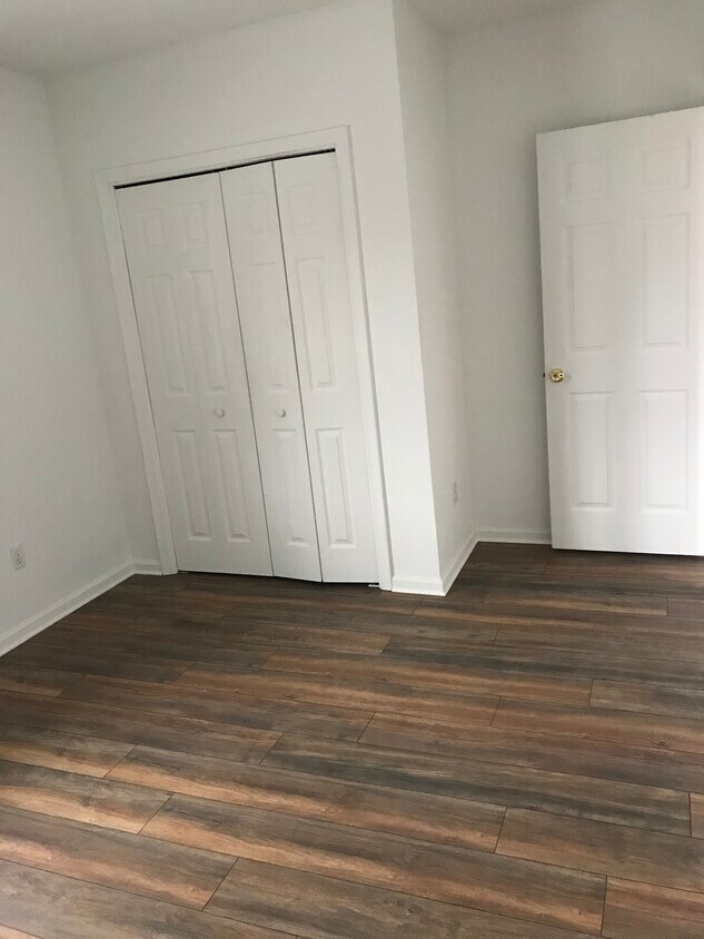 Primary Photo - 243 N Hook Rd