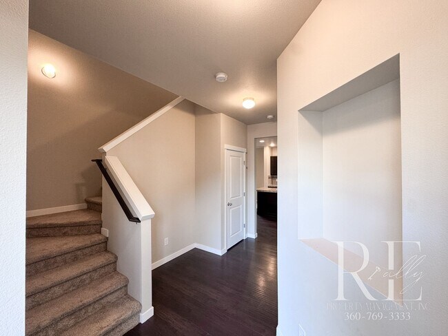 Foto del edificio - Effortless Elegance in Caldart Heights, Poulsbo