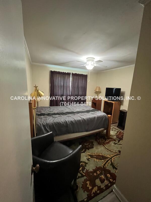 Building Photo - 8212 Larkhaven Rd