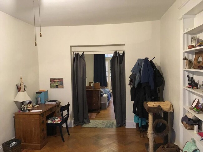 Foto del edificio - 308 E 33rd St