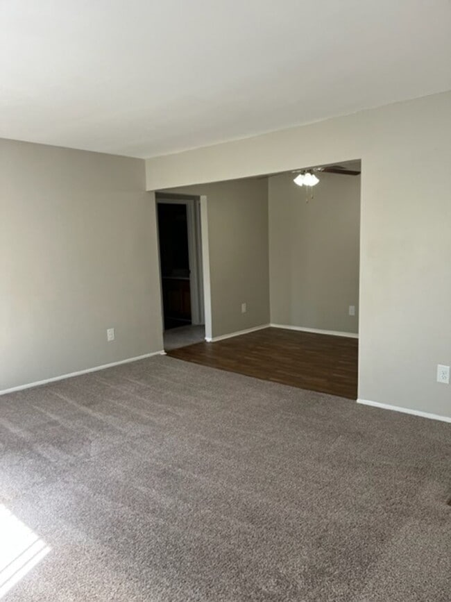 Building Photo - Charming 1 Bedroom/1 Bath near Downtown Ro...