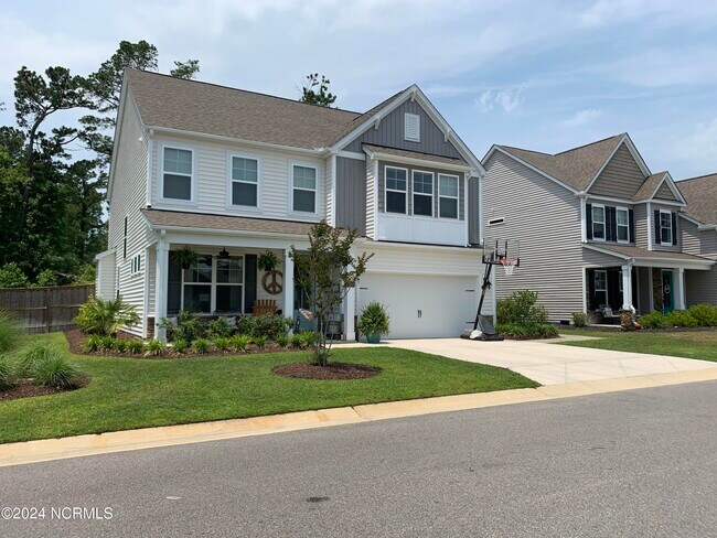 Building Photo - 505 Esthwaite Dr SE