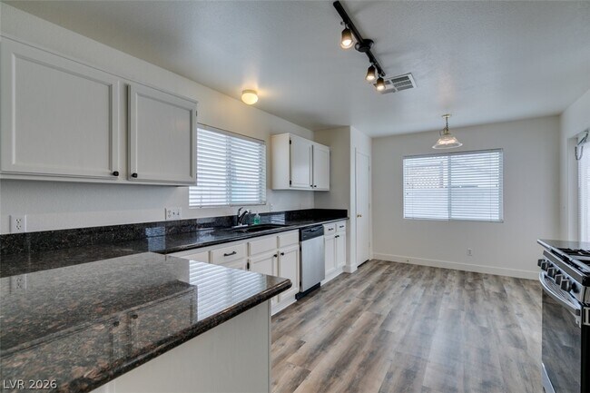 Foto del edificio - 3738 St Phillip Ct