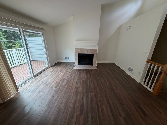 Foto del edificio - Charming Condo Located in the Highly Desirable Mountain Park Neighborhood of Lake Oswego.
