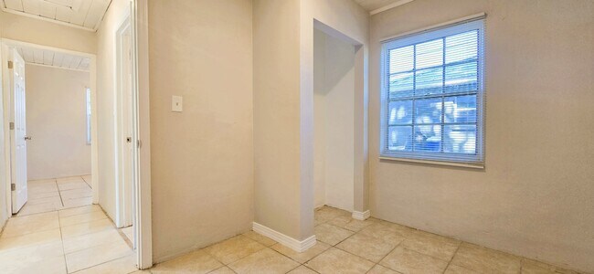 Foto del edificio - 134 E St