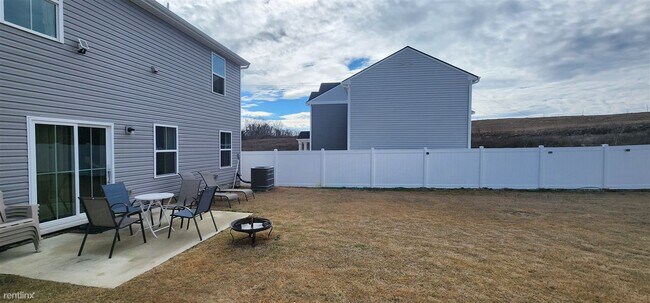 Building Photo - 4 br, 2.5 bath House - 2570 Haskell Drive