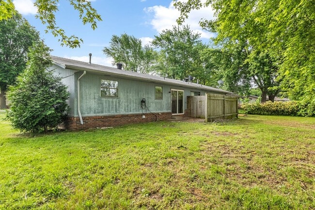 Building Photo - Convair Duplex
