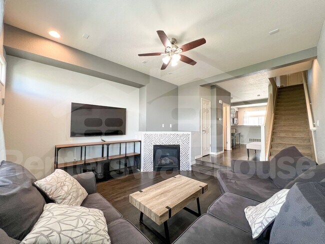 Building Photo - 9381 Ashbury Cir
