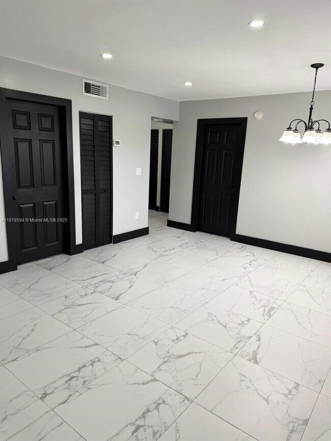 Foto del edificio - 6921 SW 129th Ave