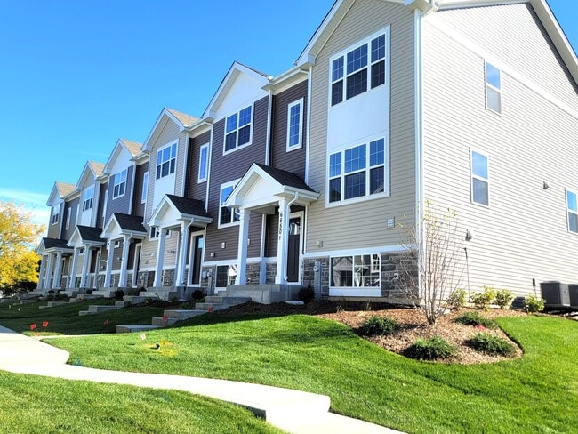 Building Photo - 6550 Linden Trl