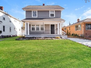 Building Photo - 737 Hampton Ave