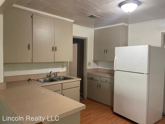 Foto del edificio - 3 br, 1.5 bath House - 706 E. Cranford Ave *