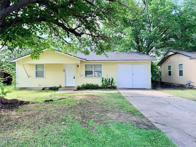 Photo - 712 Juno Ln House