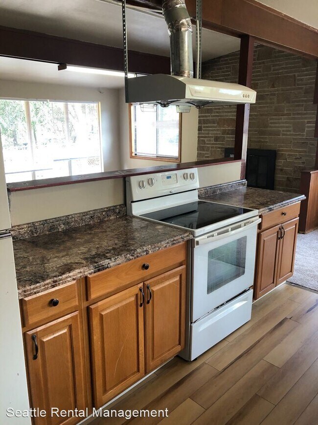 Foto del edificio - 3 br, 1.5 bath House - 13045 6th Ave S