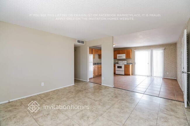 Building Photo - 6808 W Windsor Ave