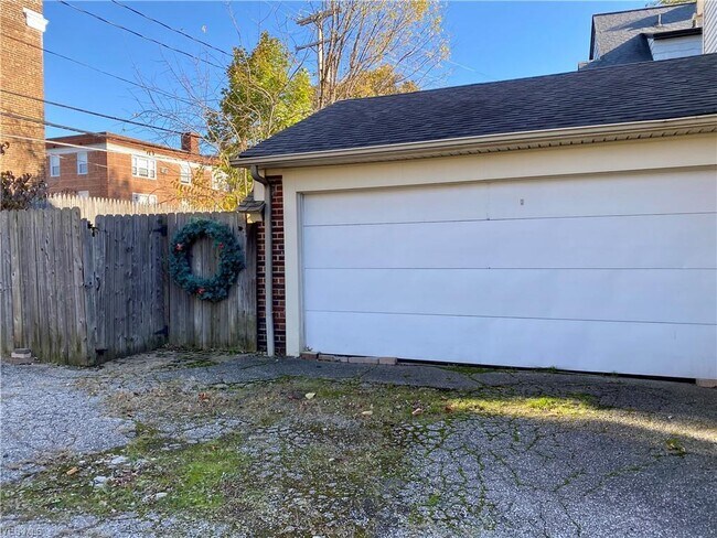 Foto del edificio - 2921 Ludlow Rd