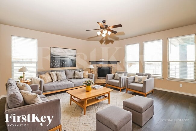 Building Photo - 1005 Destrehan Dr