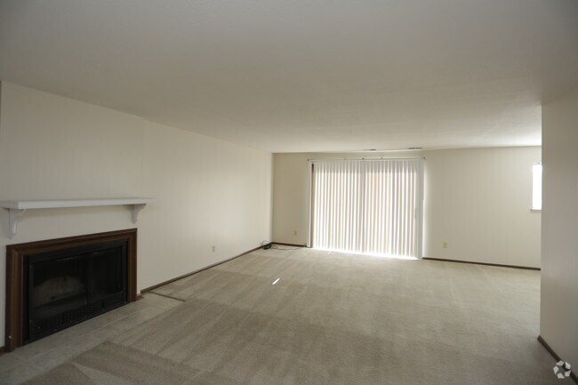 Trianon Apartments Townhomes Topeka Ks Building Photo Trianon Apartments Townhomes