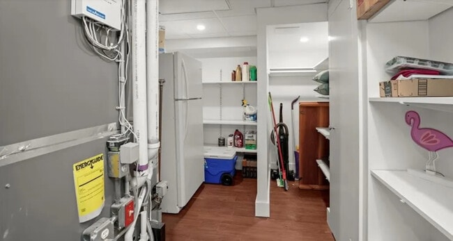 Building Photo - 141 Spring Gln
