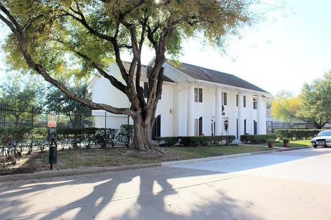 Foto del edificio - 14693 Perthshire Rd