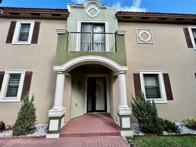 Building Photo - 607 NE 35th Ave