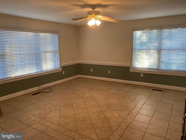 Building Photo - 11660 Holly Ln