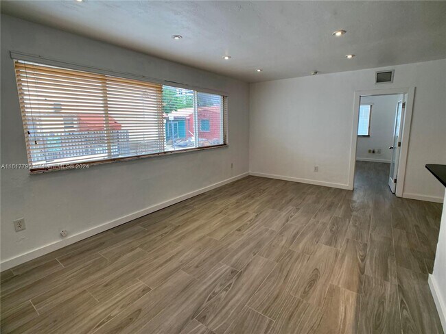Foto del edificio - 1242 Alton Rd