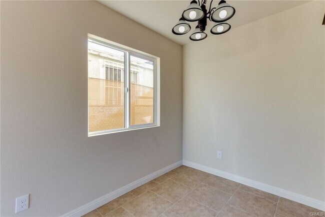 Foto del edificio - 848 W 79th St