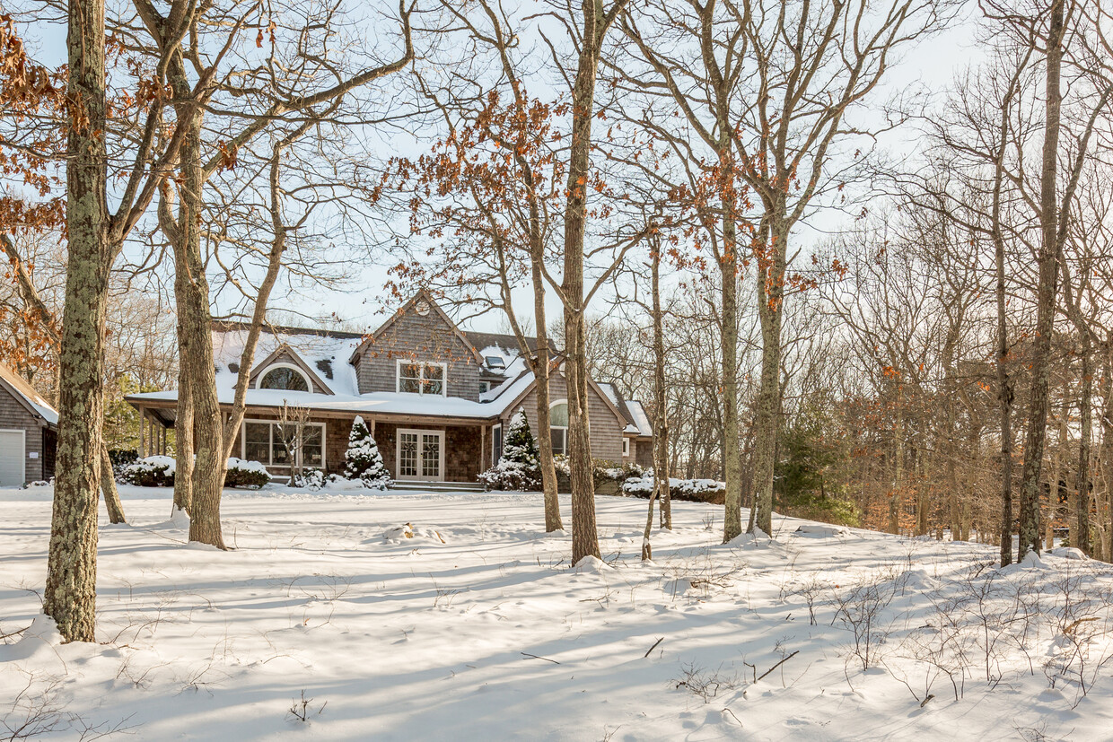 Primary Photo - 19 Grape Arbor Ln