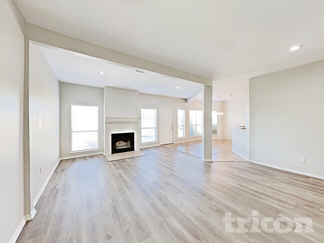 Foto del edificio - 1081 Treehouse Ln