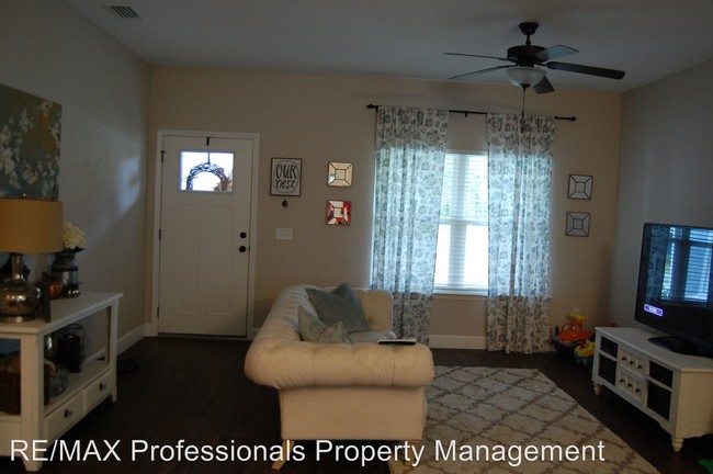 Foto del edificio - 3 br, 2 bath House - 180 SW Ivy Glen