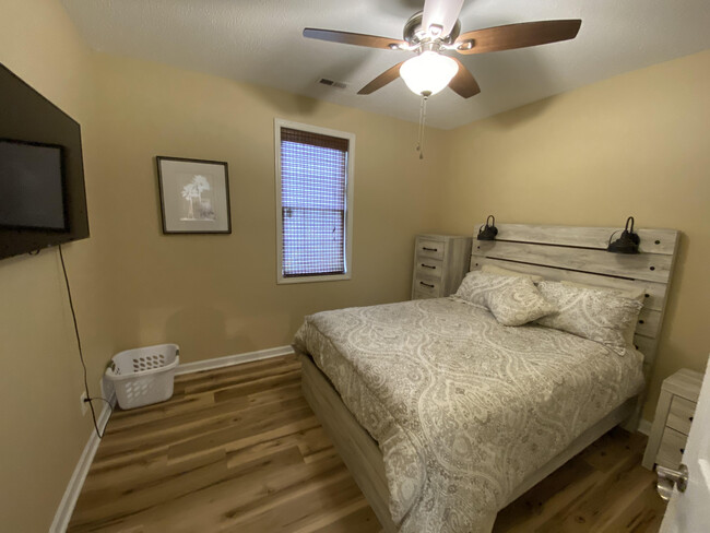 Guest Bedroom - 100 Clovis Cir