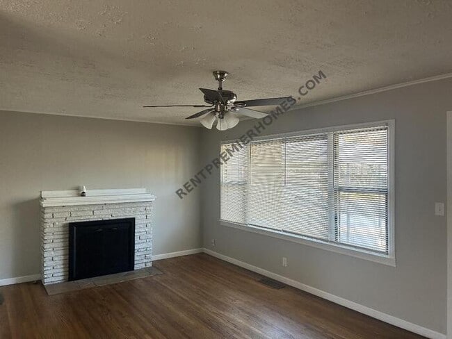 Building Photo - 1410 East 53rd St. Tulsa, OK 74105