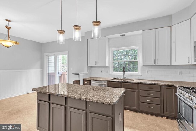 Building Photo - 6880 Ridge Water Ct