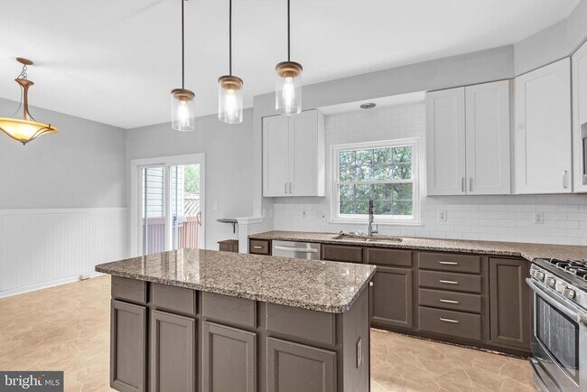 Foto del edificio - 6880 Ridge Water Ct