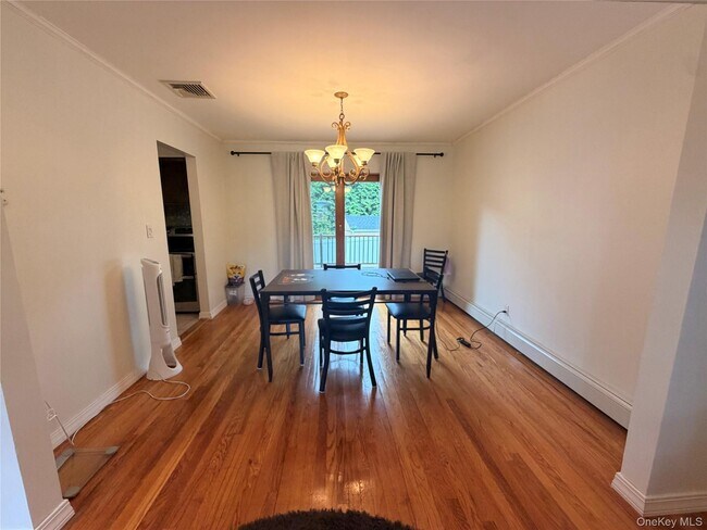Foto del edificio - 748 Leslie Ln