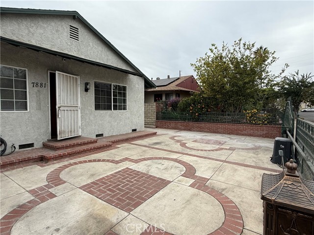 Foto principal - 7881 Claybeck Ave