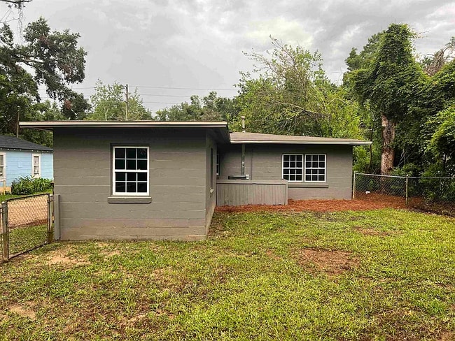 Building Photo - 1240 Levy Ave