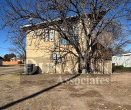 Building Photo - 501 N Halagueno St