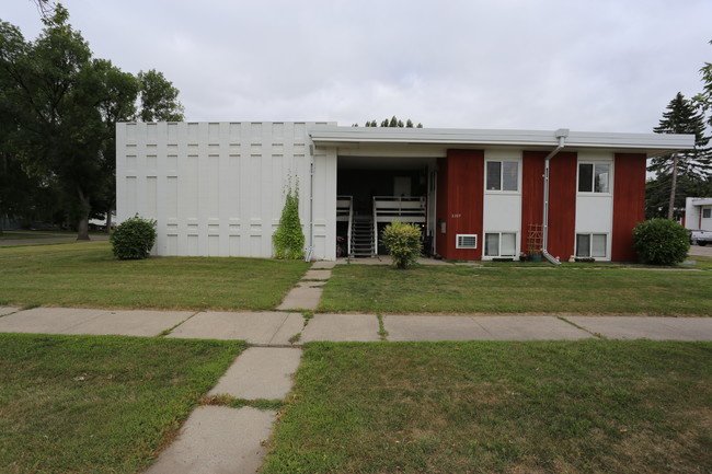 Building Photo - Southdale Apartments