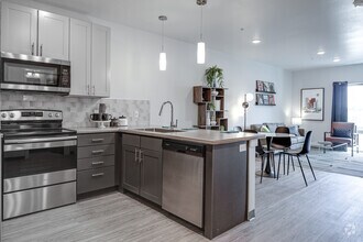 1BR, 1BA - 715SF - The Overland