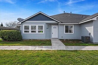 Building Photo - 8887 W Candleston Ct
