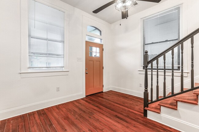 Foto del edificio - 2120-2122 New Orleans St.