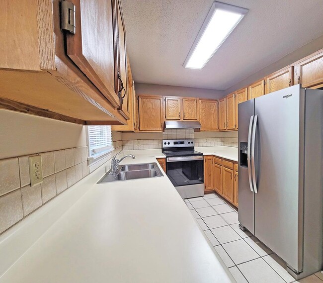 Foto del edificio - 807A Edgemont Terrace SW