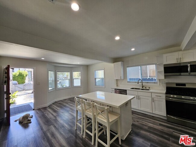 Foto del edificio - 4031 Brunswick Ave